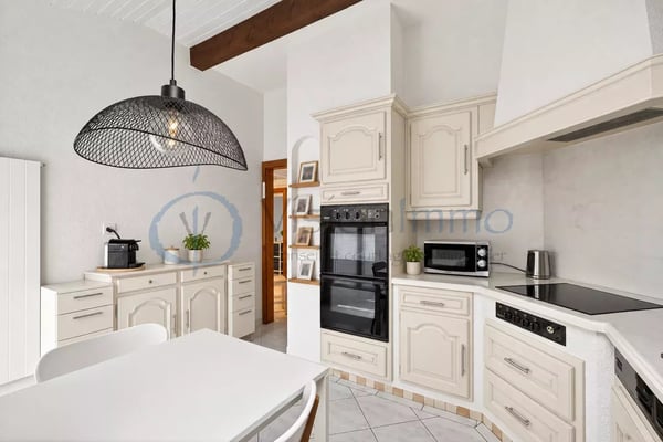 Au coeur de Bernex : 113 m² de charme et de beaux volumes 10