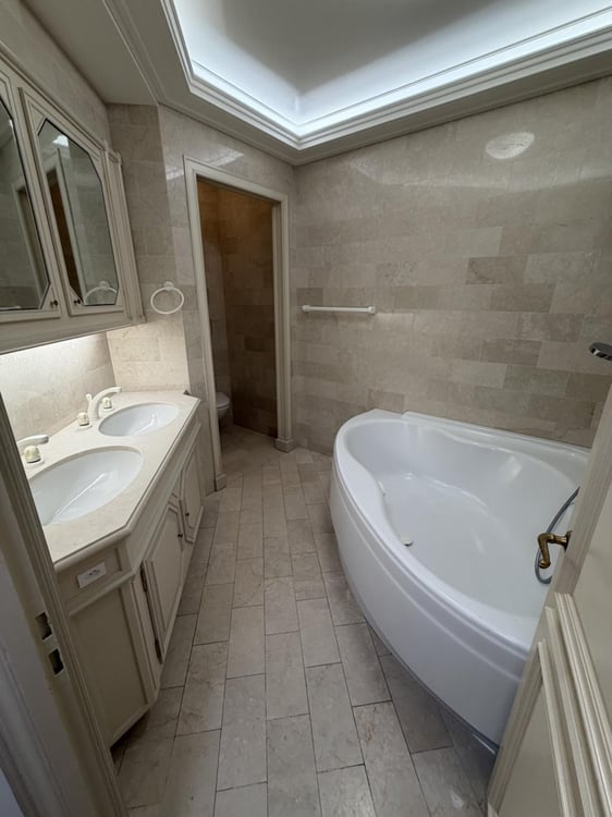 Duplex d'exception à louer ? Vieille Ville de Genève 12