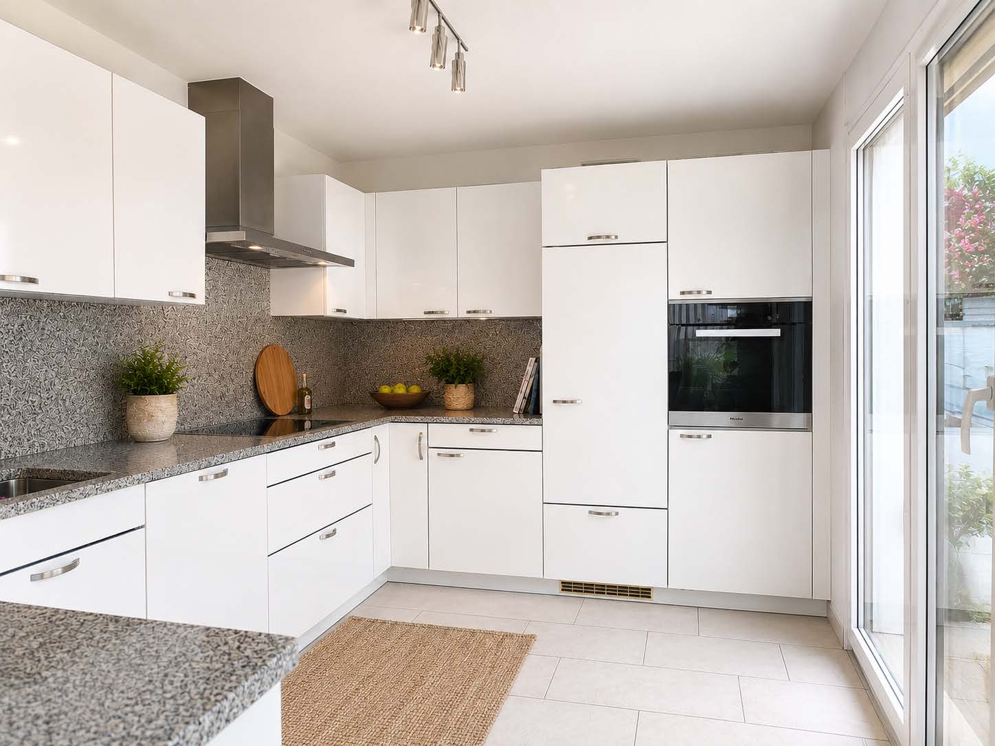 Immobilie in Geltwil - 6.5-Zi-Doppeleinfamilienhaus mit Weitsicht, Sauna, 2 Einstellplätzen + 1 Parkplatz - Bild 1