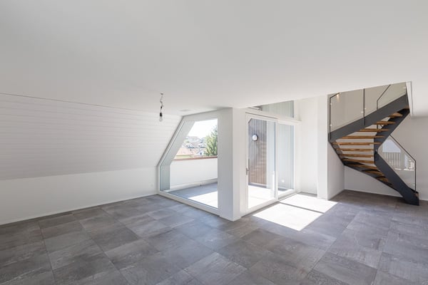 Wunderschöne, moderne Wohnung mit Galerie und Loggia