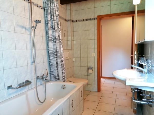 Grosszügige Wohnung mit wunderschönem Balkon 12