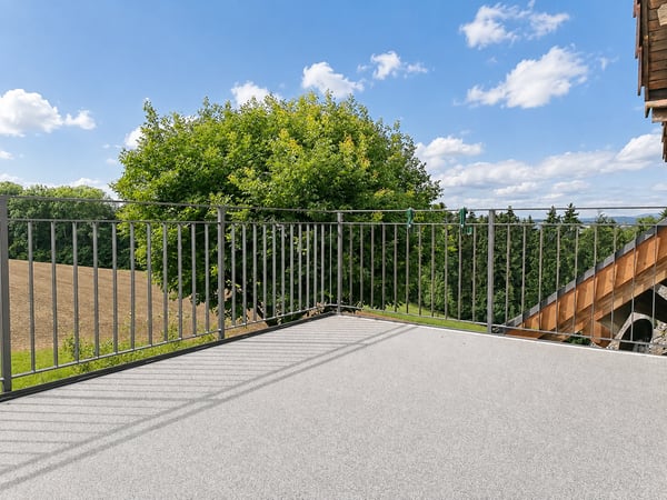 Grosszügige Wohnung mit wunderschönem Balkon 3