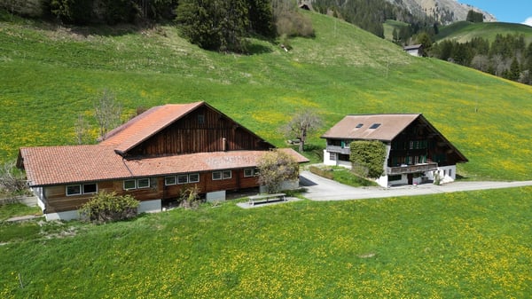 Propriété d'exception avec vue imprenable sur la vallée 8