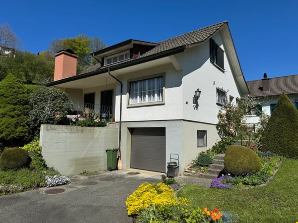 Einfamilienhaus mit schöner Gartenanlage an ruhiger Wohnlage 2