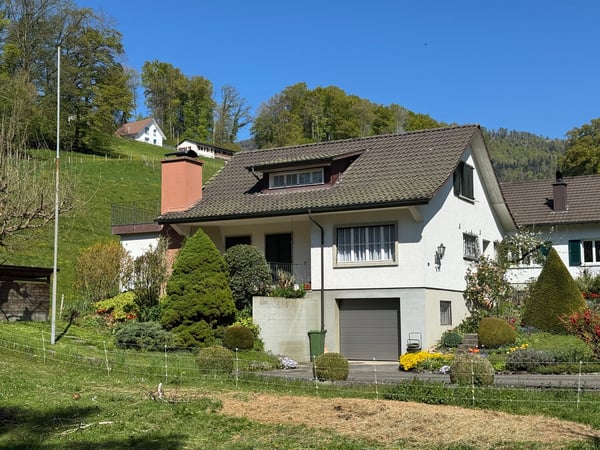 Einfamilienhaus mit schöner Gartenanlage an ruhiger Wohnlage 1
