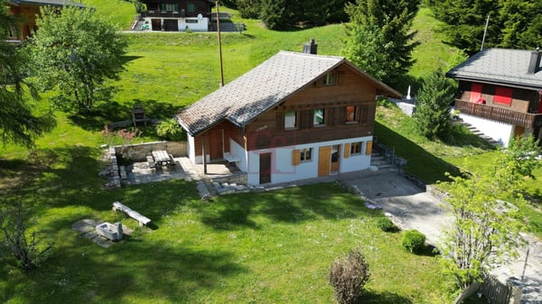 Chalet cosy avec fort potentiel à La Lécherette 1