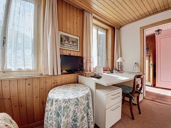 Château-d'Oex - Maison villageoise avec 2 appartements à rénover 2