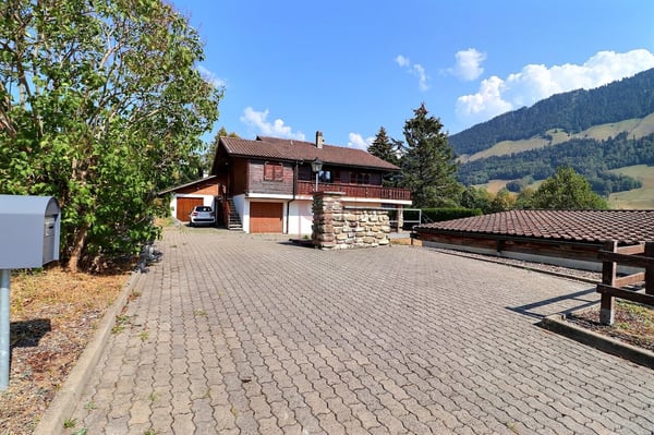 A louer petit chalet de 2.5 pièces grande terrasse 2