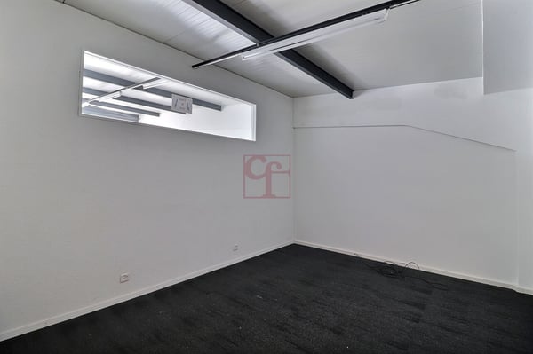 À louer - Local commercial (atelier, dépôt et bureau) de 400 m² 7