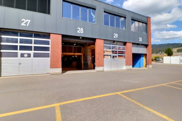 À louer - Local commercial (atelier, dépôt et bureau) de 400 m² 8