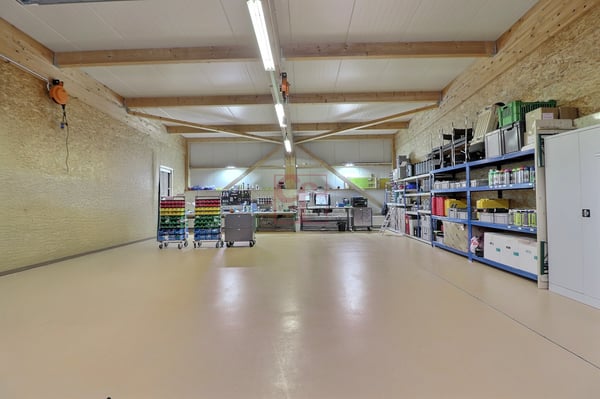 Dépôt-atelier moderne à Enney - Idéalement situé près de Bulle 5