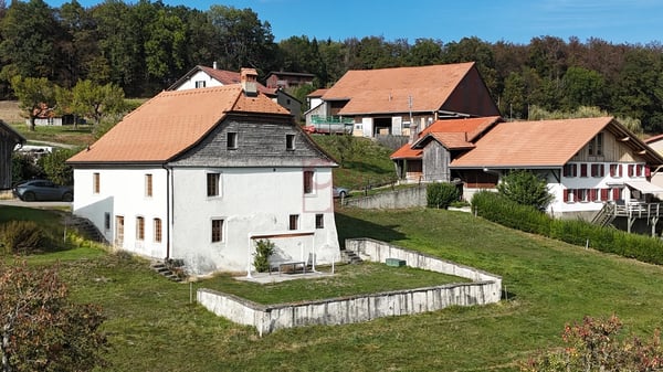 Belle propriété de caractère avec vue imprenable à 5min de Bulle 2
