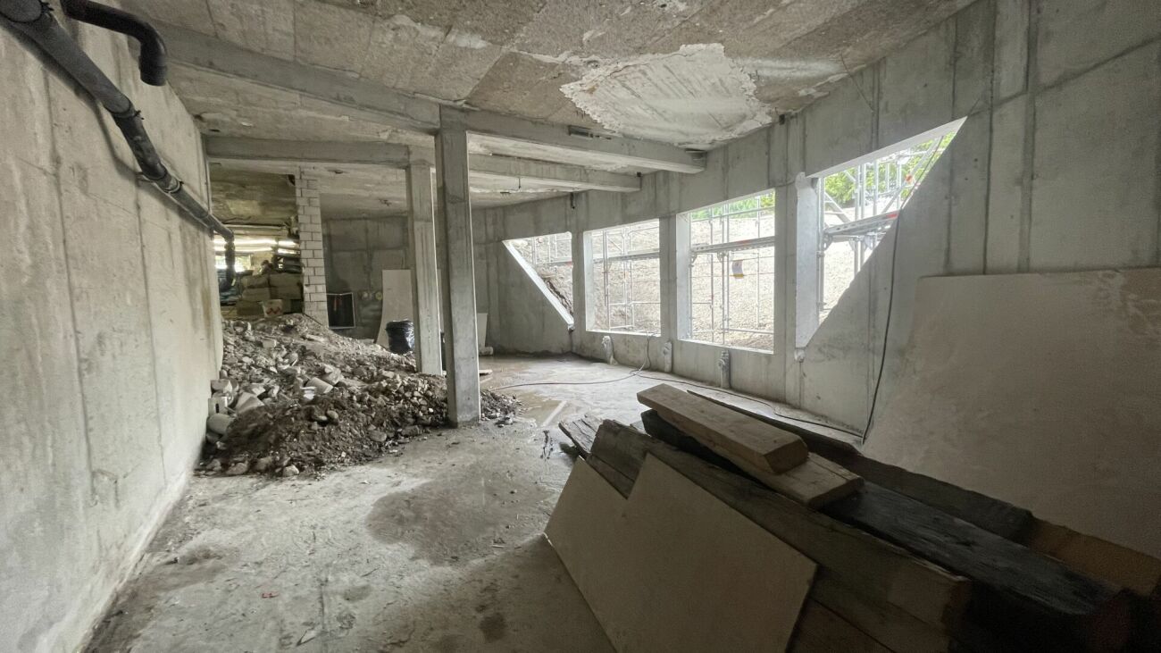Residence du Glacier in una posizione centrale e tranquilla. T5. La vista da questo appartamento seminterrato è limitata.