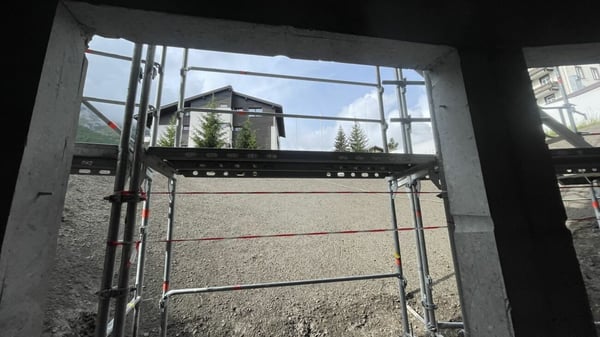 Residence du Glacier an zentraler ruhiger Lage. T5. Die Aussicht aus dieser Sousterrainwohnung ist eingeschränkt. 11