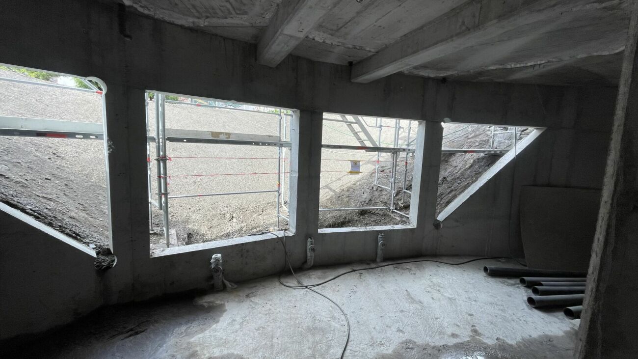 Residence du Glacier in una posizione centrale e tranquilla. T5. La vista da questo appartamento seminterrato è limitata.