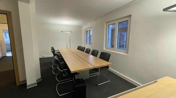 UBS - Marienhof Wohn-und Geschäftshaus 17