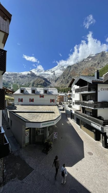 UBS - Marienhof Wohn-und Geschäftshaus 12