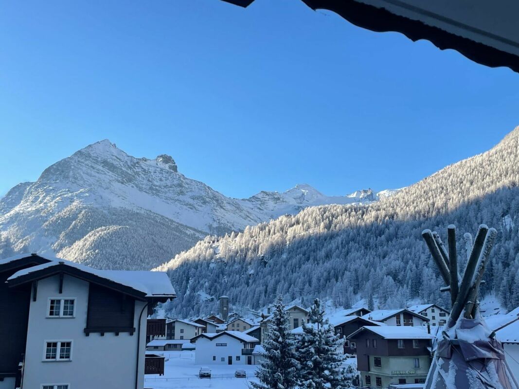 Primavera Saas-Grund neue Attikawohnung. Wellness im Haus.