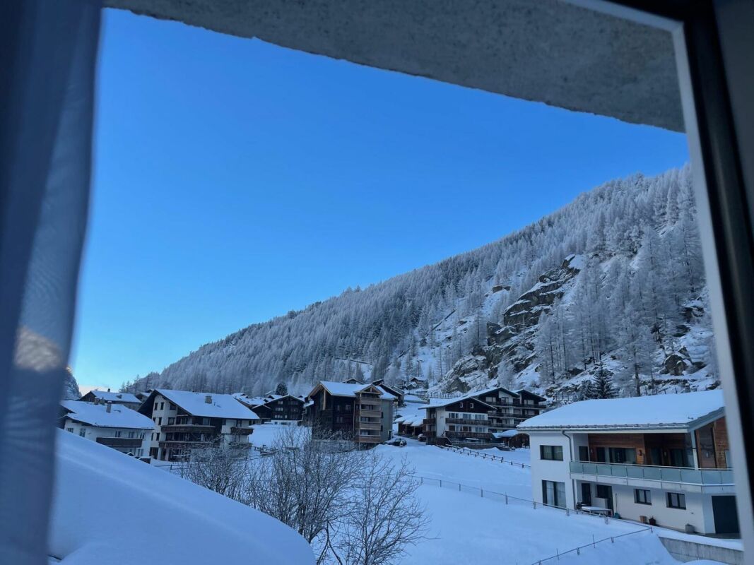 Primavera Saas-Grund neue Attikawohnung. Wellness im Haus.