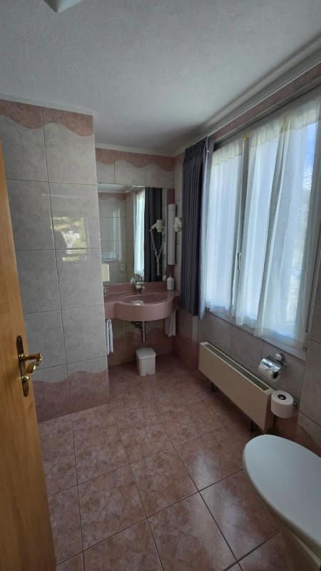 Lage - Lage - Lage! Sehr geräumige 3.5 Zimmerwohnung beim Alpin Express. Reserviert.
