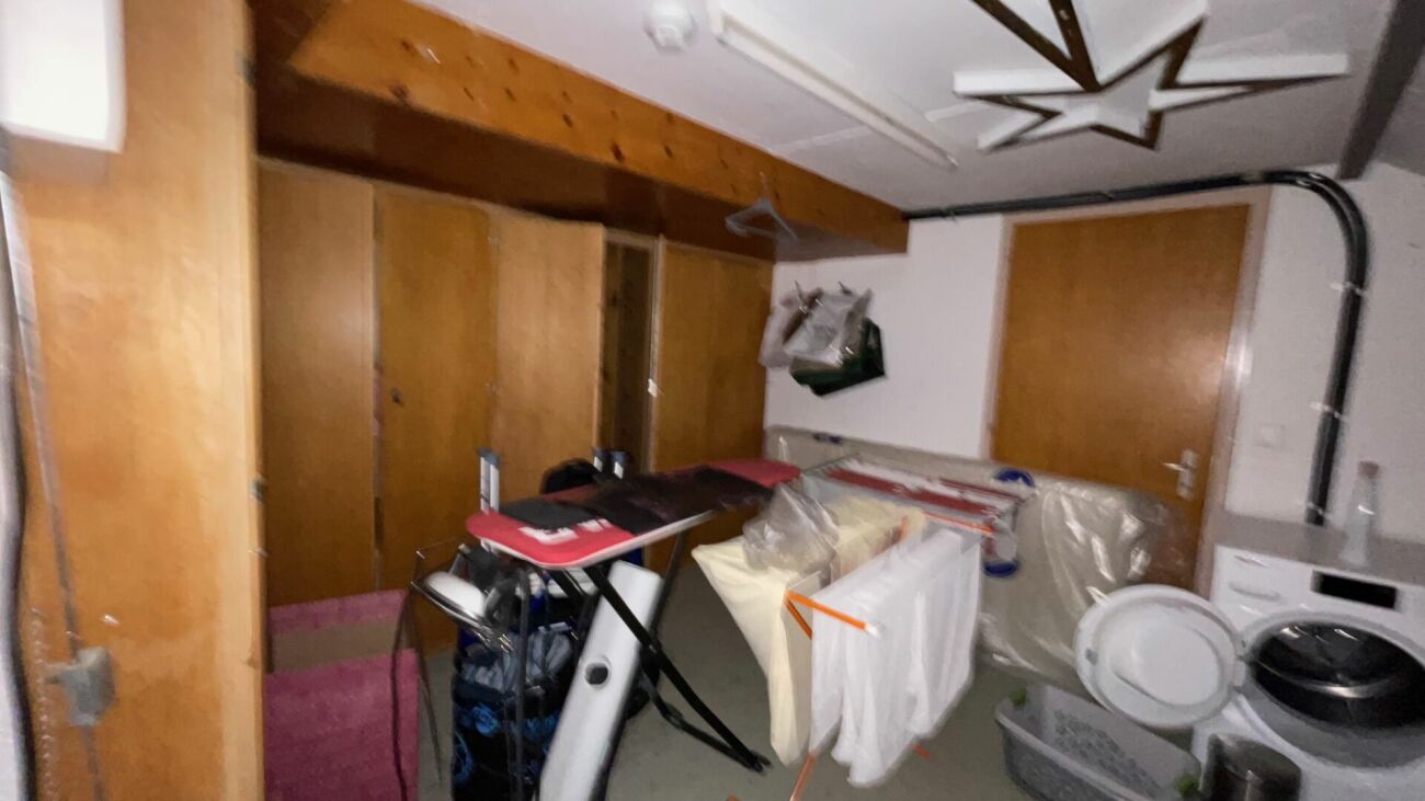 Lage - Lage - Lage! Sehr geräumige 3.5 Zimmerwohnung beim Alpin Express. Reserviert.