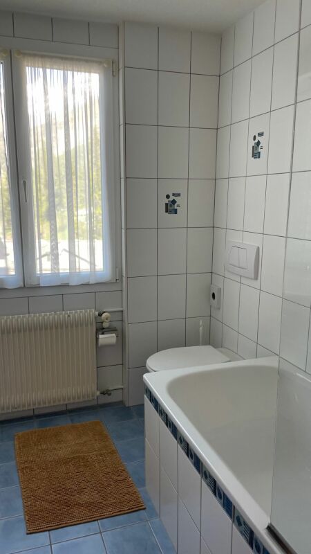 Lage - Lage - Lage! Sehr geräumige 3.5 Zimmerwohnung beim Alpin Express. Reserviert.