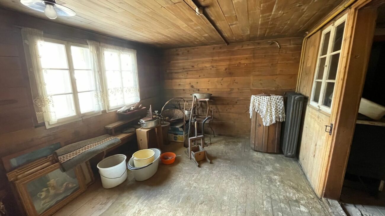 Traditionelle 2.5 Zimmerwohnung in altem Walliserhaus.