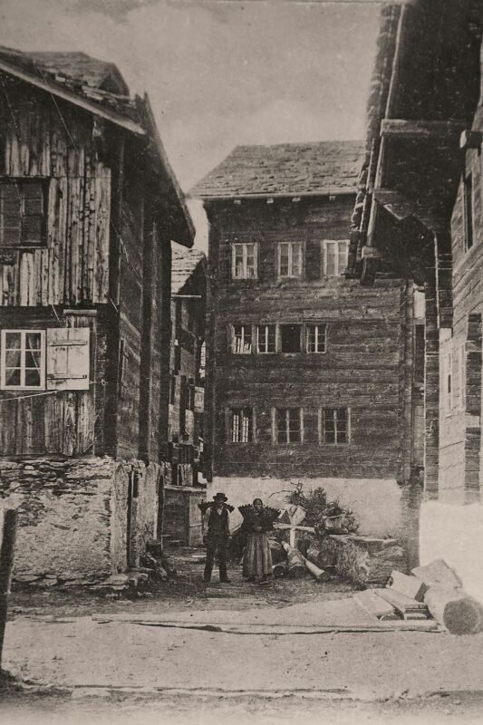 Traditionelle 2.5 Zimmerwohnung in altem Walliserhaus.