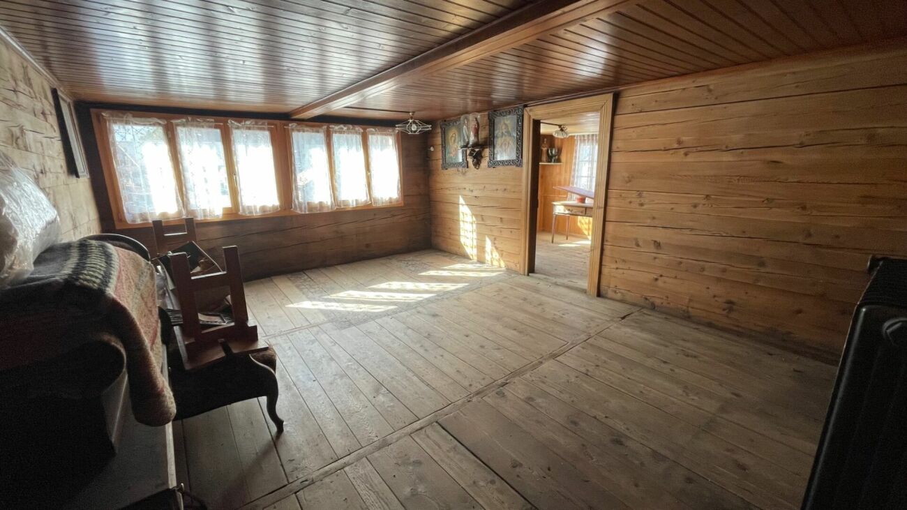 Traditionelle 2.5 Zimmerwohnung in altem Walliserhaus.