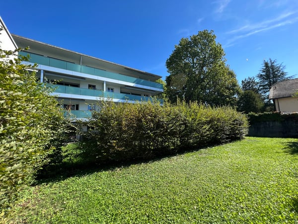 Charmant appartement en attique de 3 pièces à Nyon 1
