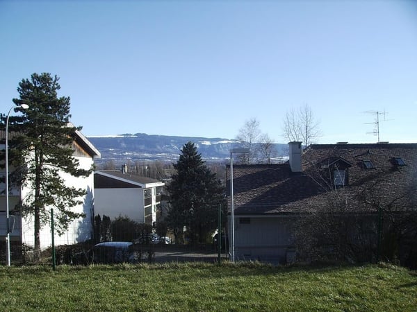 Maison familiale spacieuse de 6 pièces à Bernex 2