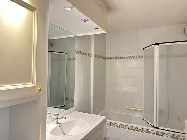 Appartement 3.5 pièces lumineux avec balcon et piscine à Saint-Prex 10
