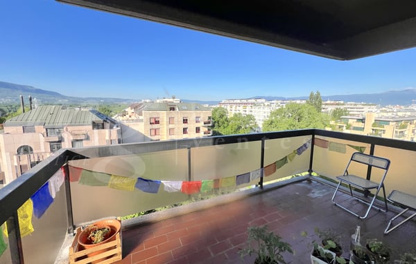 GRAND APPARTEMENT DE 6 PIECES AVEC BELLE VUE PANORAMIQUE SUR LA VILLE ET LES MONTAGNES 6