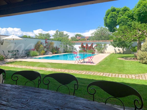 GRANDE MAISON DE MAITRE DE 12 PIECES AVEC BEAUCOUP DE CHARME - JARDIN PRIVATIF & PISCINE - 8 chambres 2