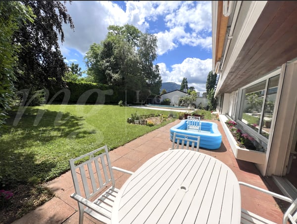 RAVISSANTE MAISON FAMILIALE - 5 CHAMBRES ! INDIVIDUELLE - GRAND JARDIN AVEC PISCINE 2