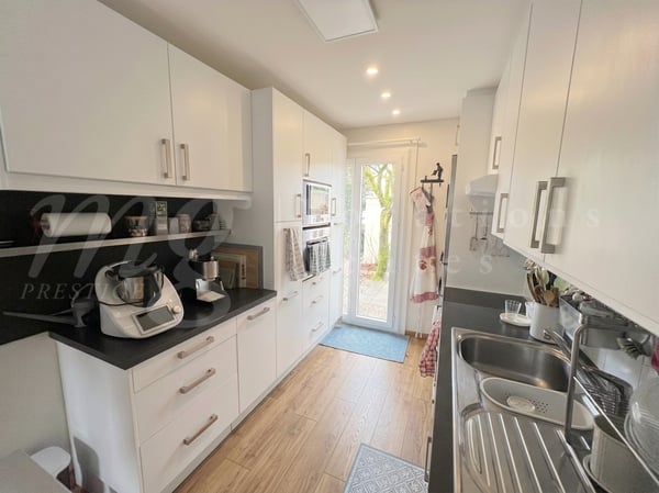 En exclusivité!! TRES BELLE MAISON DE 7 PIECES DE 170 m2 - AVEC JARDIN SUD ET PARC PRIVATIF - 4 chambres 5