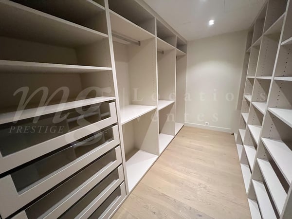 SUPERBE APPARTEMENT DE 7 PIECES DE 250 m2 AVEC LARGE TERRASSE -+ 3 BALCONS ET VUE DEGAGEE 11