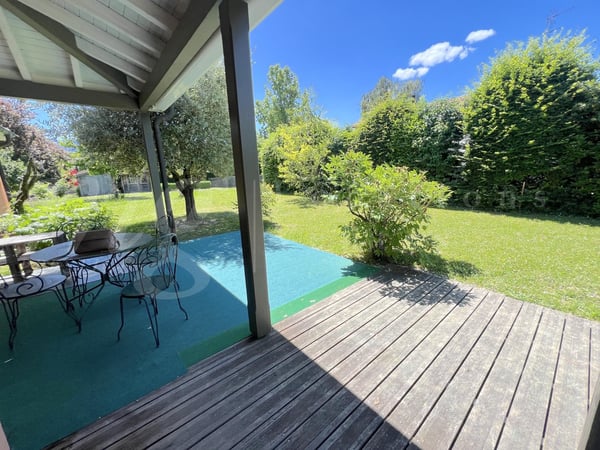 SUPERBE MAISON INDIVIDUELLE DE 250 m2 hab - RAVISSANT JARDIN CLOTUREE - ARBORISE - ET CALME DE 1100 m2 1