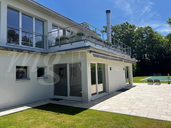 En exclusivité ! MAGNIFIQUE MAISON MODERNE DE 300 M2 AVEC GRAND JARDIN ET PISCINE 8