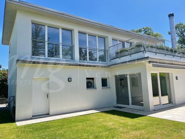 En exclusivité ! MAGNIFIQUE MAISON MODERNE DE 300 M2 AVEC GRAND JARDIN ET PISCINE 1