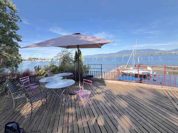 RARISSIME ! AU BORD DU LAC !! RAVISSANTE MAISON DE 5 PIECES AVEC LARGE TERRASSE - PONTON ET PLACE BATEAU 1