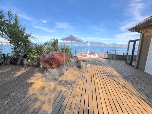 RARISSIME ! AU BORD DU LAC !! RAVISSANTE MAISON DE 5 PIECES AVEC LARGE TERRASSE - PONTON ET PLACE BATEAU 6