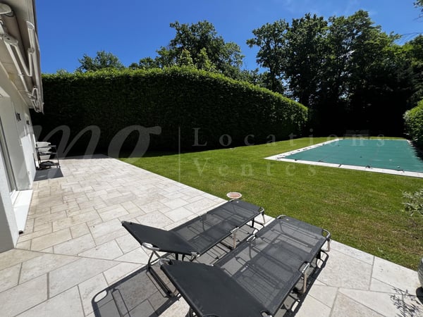 En exclusivité ! MAGNIFIQUE MAISON MODERNE DE 300 M2 AVEC GRAND JARDIN ET PISCINE 2