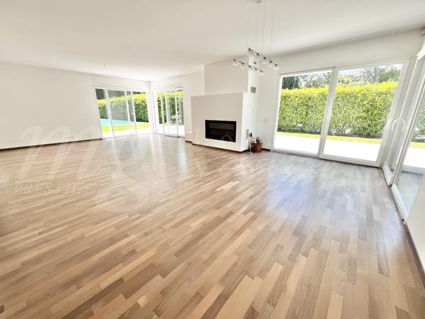 En exclusivité ! MAGNIFIQUE MAISON MODERNE DE 300 M2 AVEC GRAND JARDIN ET PISCINE 4