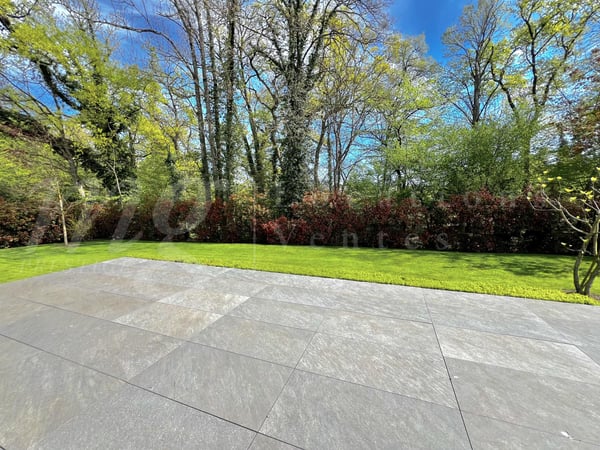 SUPERBE ET GRANDE MAISON DE 10 PIECES - 350 m2 - HPE - JARDIN DE 1100 m2 ET GRAND JACUZZI EXTERIEUR 4