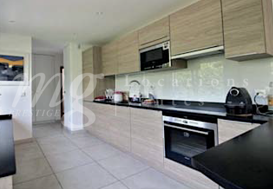 SUPERBE ET GRANDE MAISON DE 10 PIECES - 350 m2 - HPE - JARDIN DE 1100 m2 ET GRAND JACUZZI EXTERIEUR 7