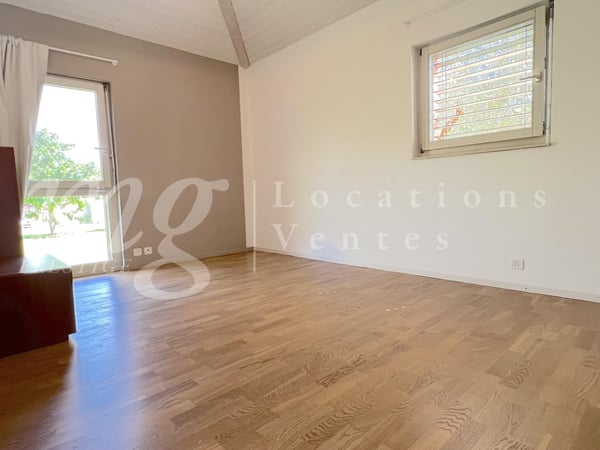 SUPERBE MAISON INDIVIDUELLE DE 250 m2 hab - RAVISSANT JARDIN CLOTUREE - ARBORISE - ET CALME DE 1100 m2 9
