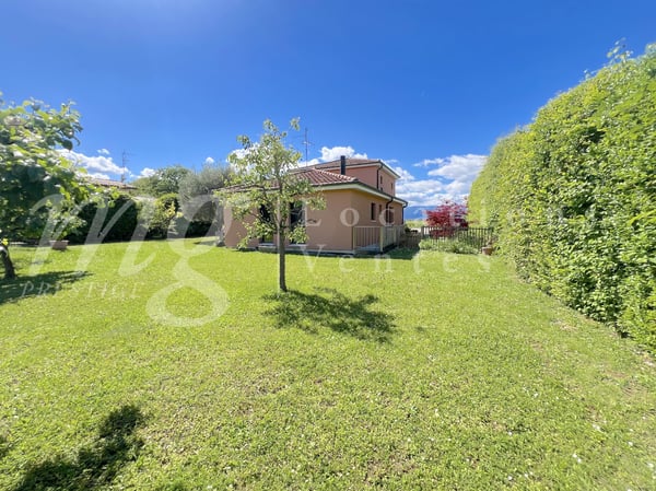 SUPERBE MAISON INDIVIDUELLE DE 250 m2 hab - RAVISSANT JARDIN CLOTUREE - ARBORISE - ET CALME DE 1100 m2 2
