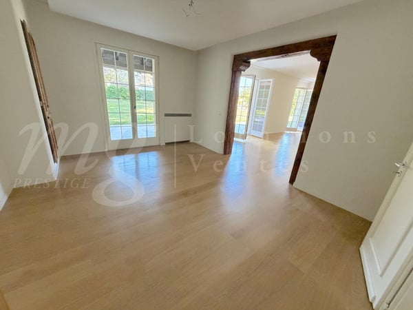 TRES BELLE ET GRANDE MAISON INDIVIDUELLE DE 9 PIECES - 5 CHAMBRES - PISCINE 8