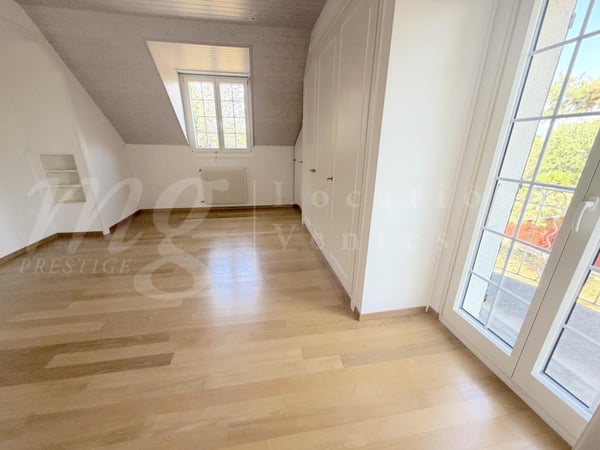TRES BELLE ET GRANDE MAISON INDIVIDUELLE DE 9 PIECES - 5 CHAMBRES - PISCINE 11